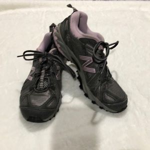 New Balance tennis shoes